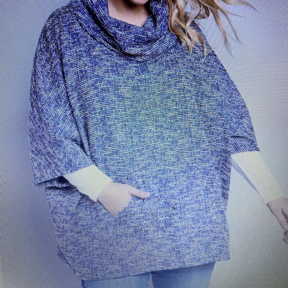 Poncho - Picture 2 of 3